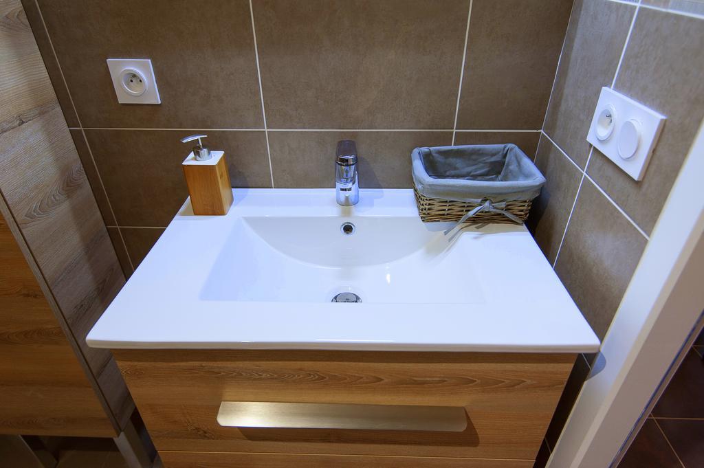 Villa Serafina Apartements Niza Habitación foto