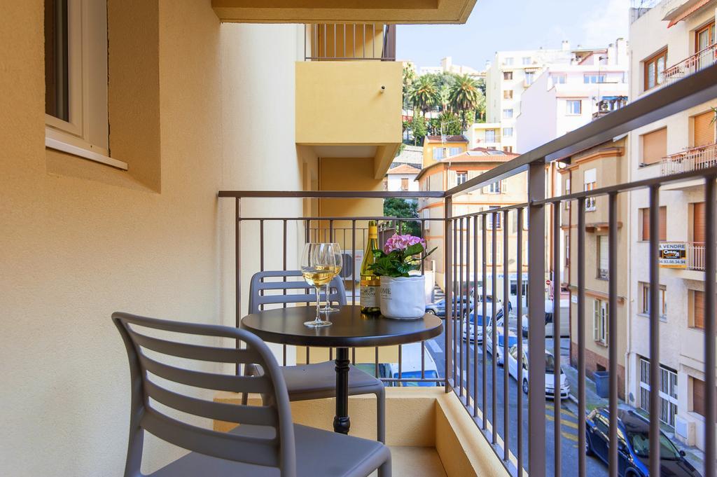 Villa Serafina Apartements Niza Habitación foto