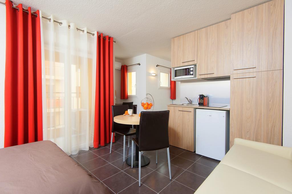 Villa Serafina Apartements Niza Habitación foto